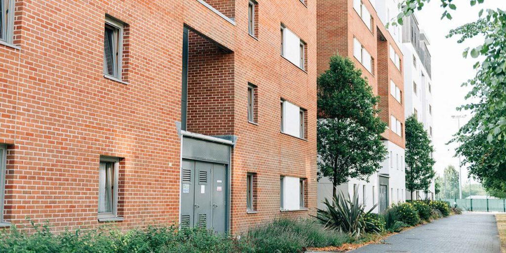 contract managers for social housing uk